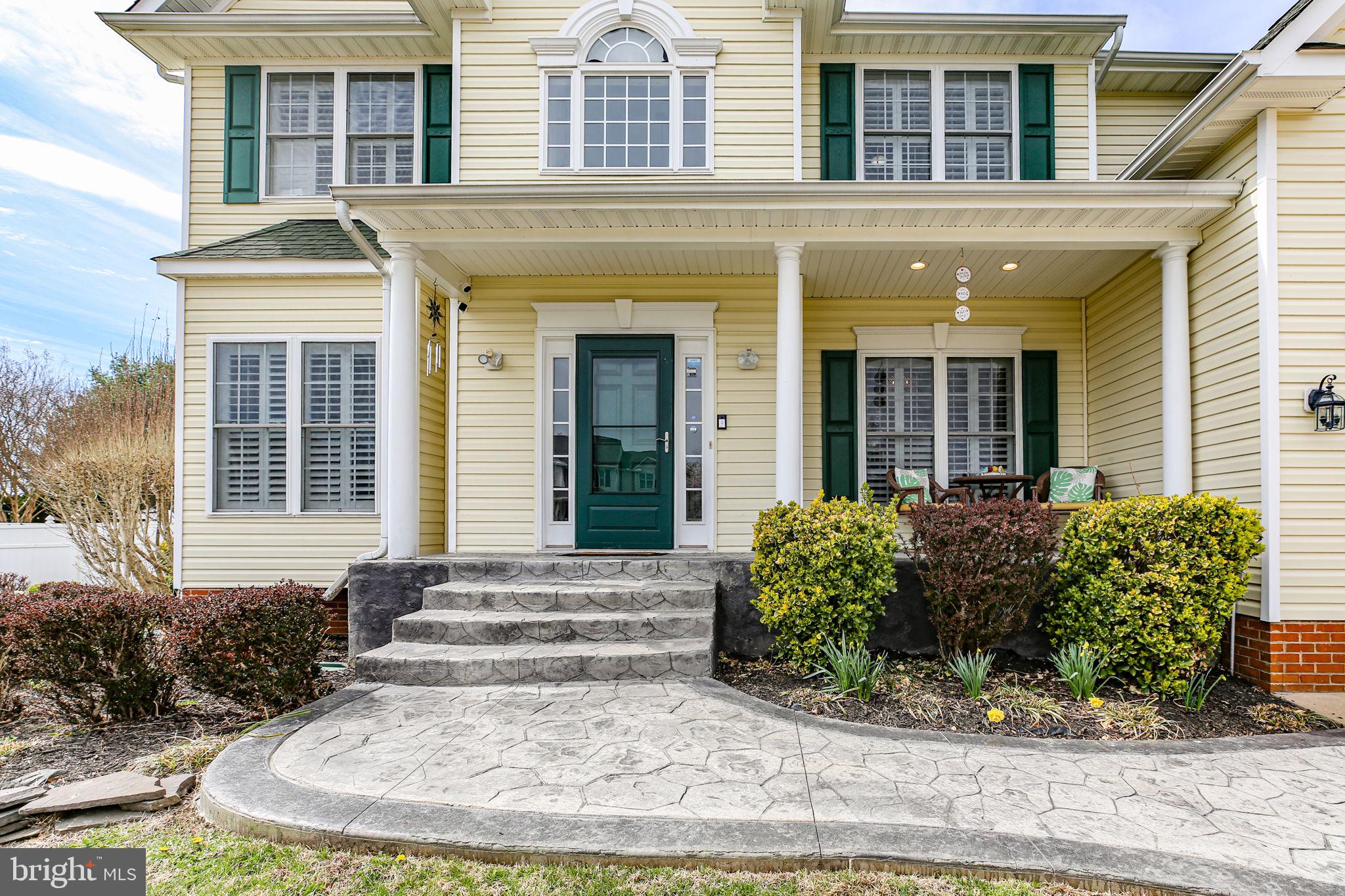 10804 TIDES COURT