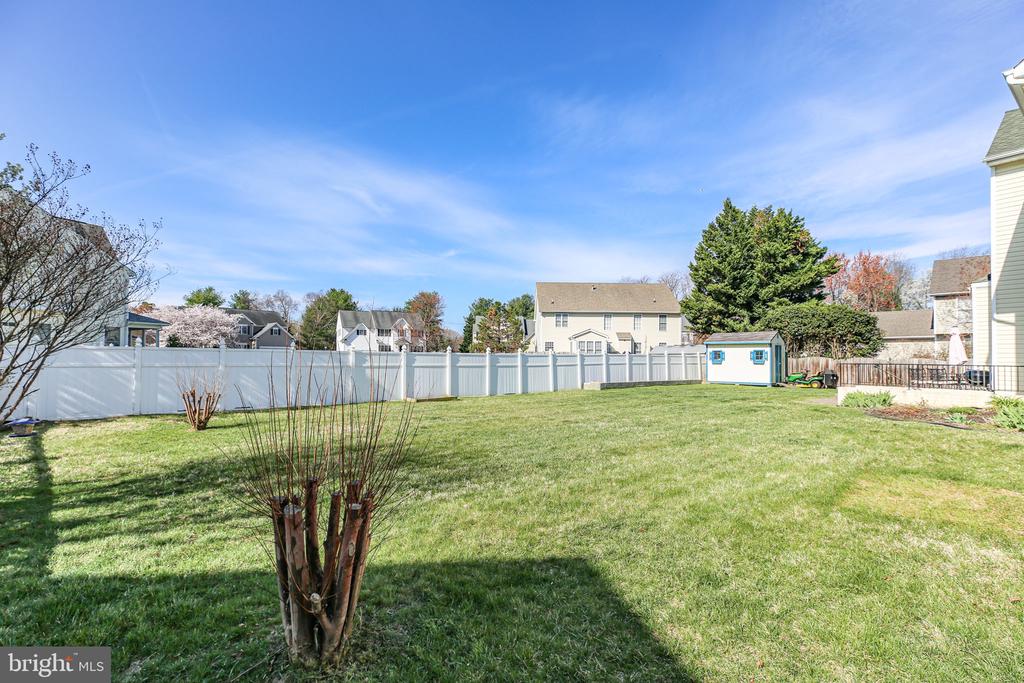 10804 TIDES COURT