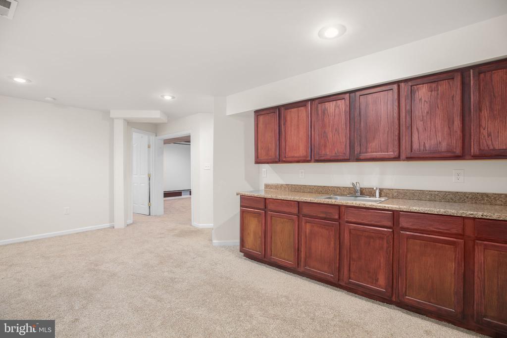 10804 TIDES COURT