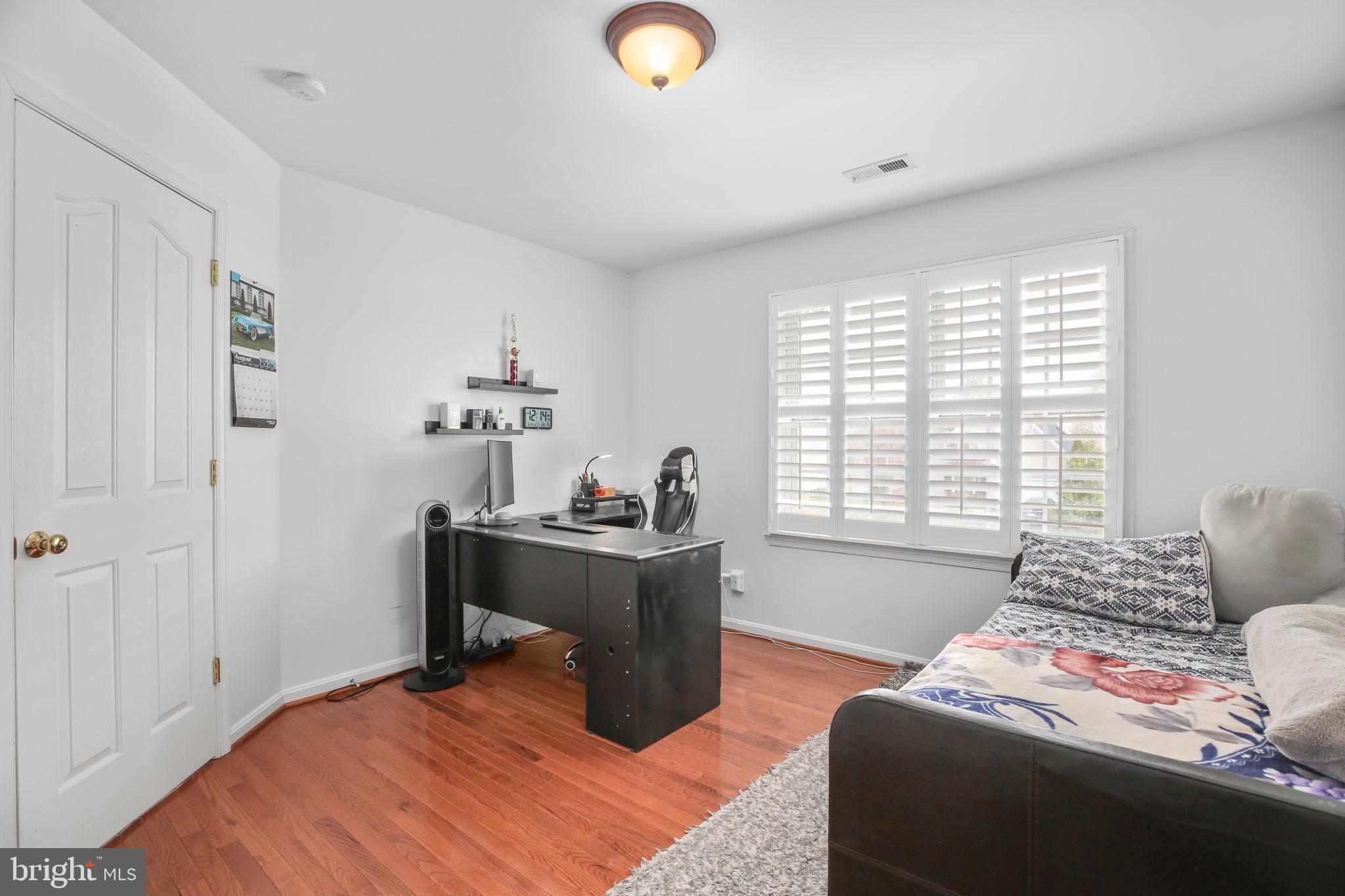 10804 TIDES COURT