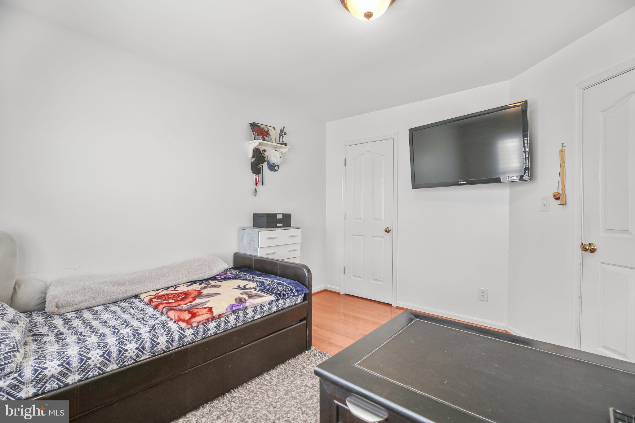 10804 TIDES COURT