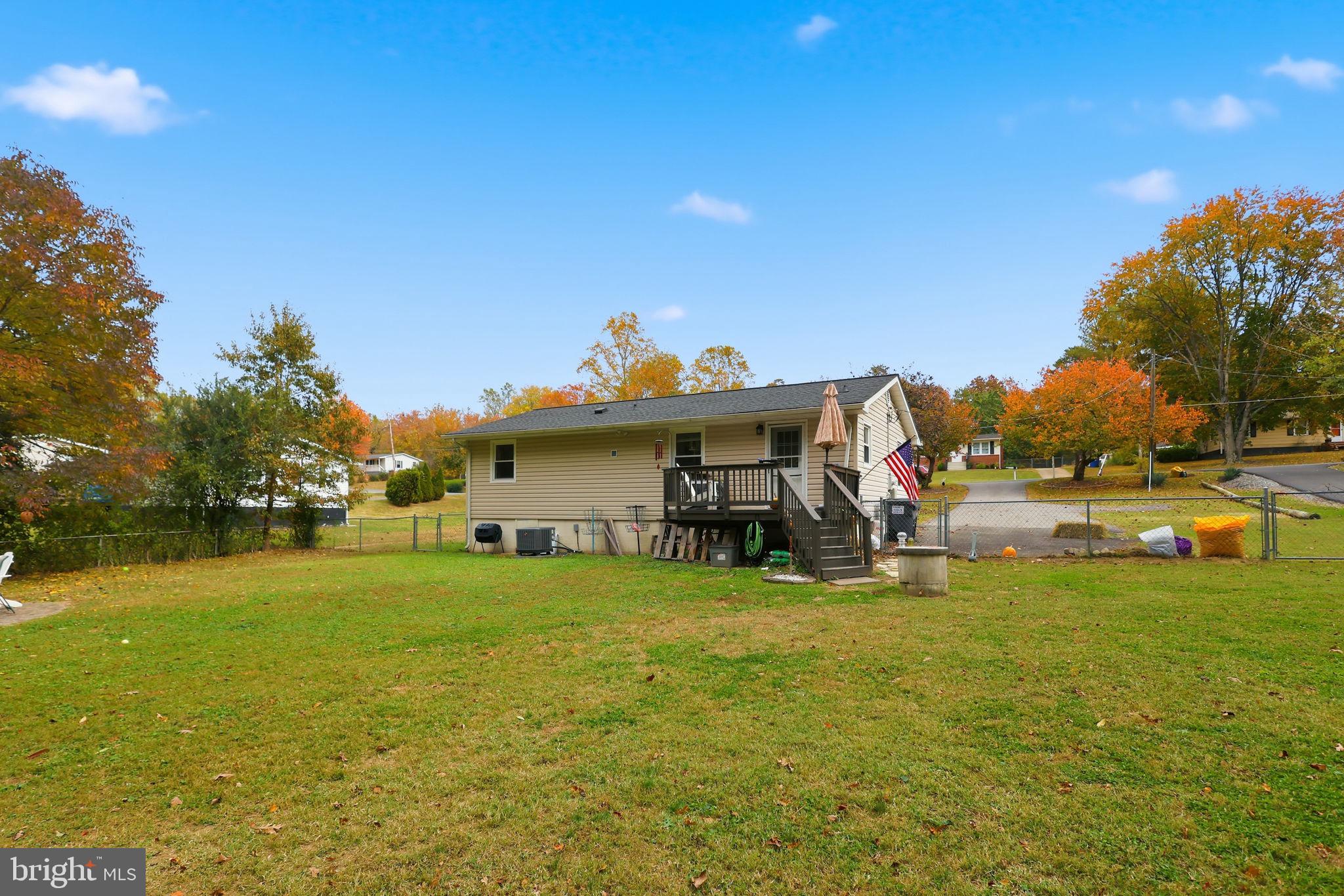 11006 DOE CIRCLE