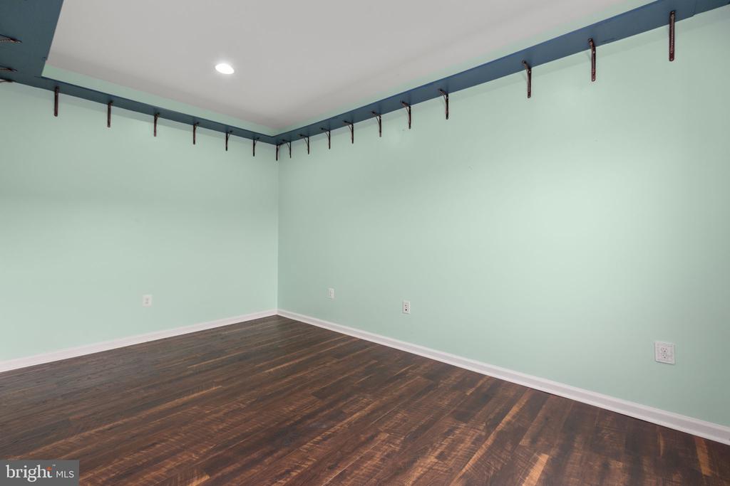2509 CORNELL DRIVE