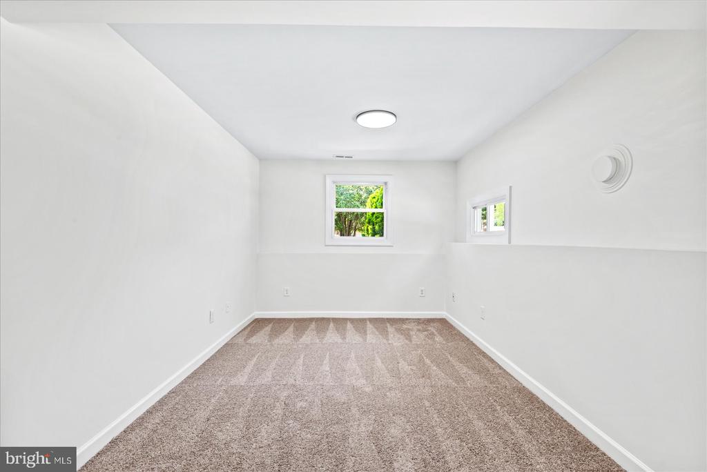 2128 HAMWAY DRIVE