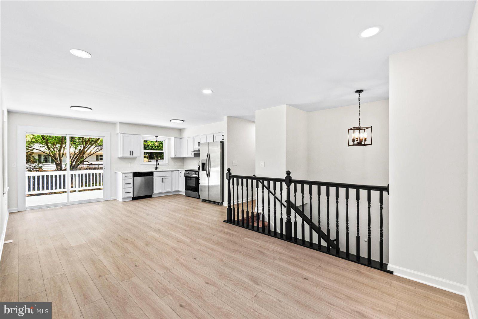 2128 HAMWAY DRIVE