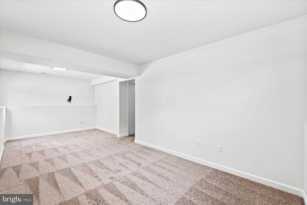 2128 HAMWAY DRIVE