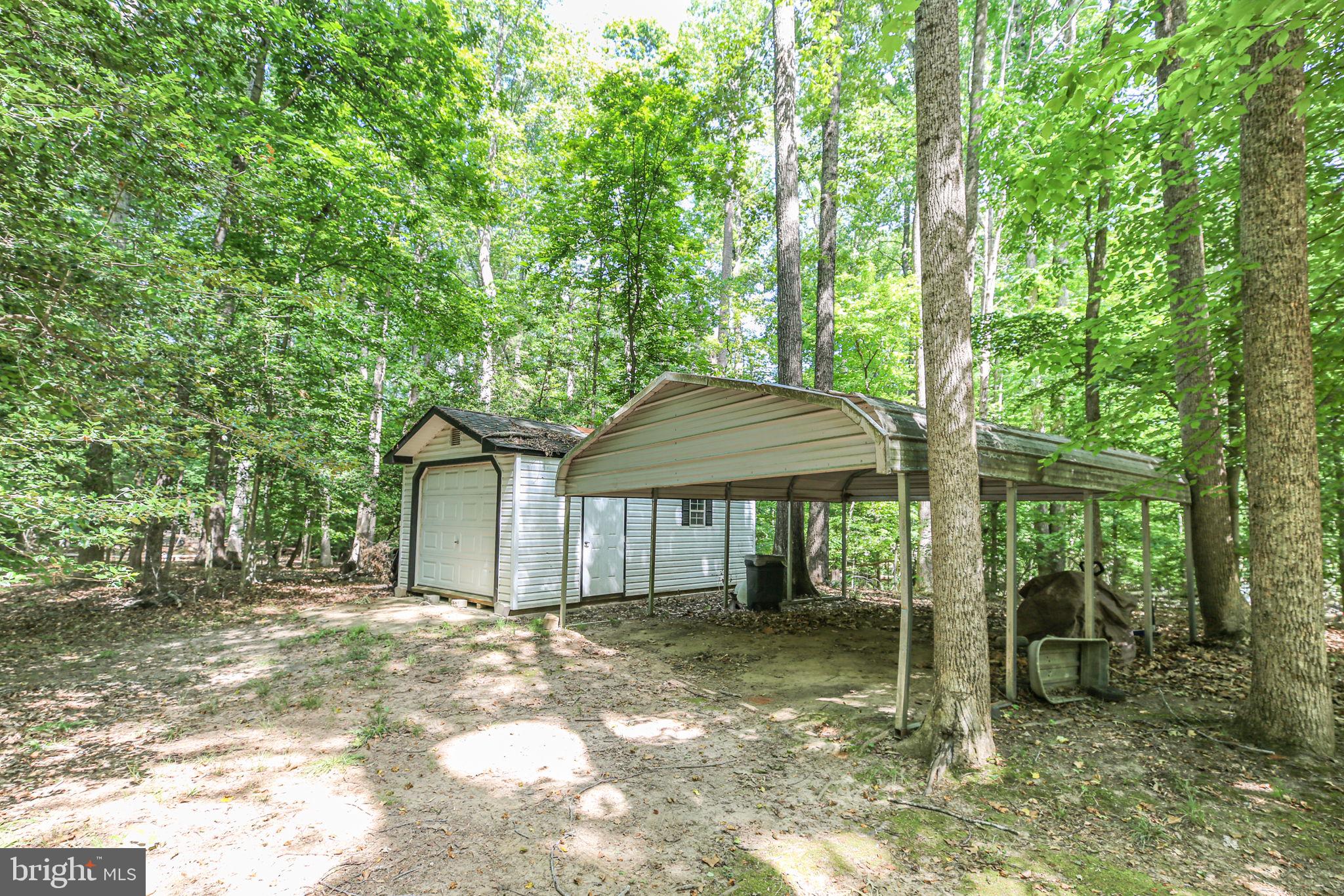 11 RIVER OAK PLACE
