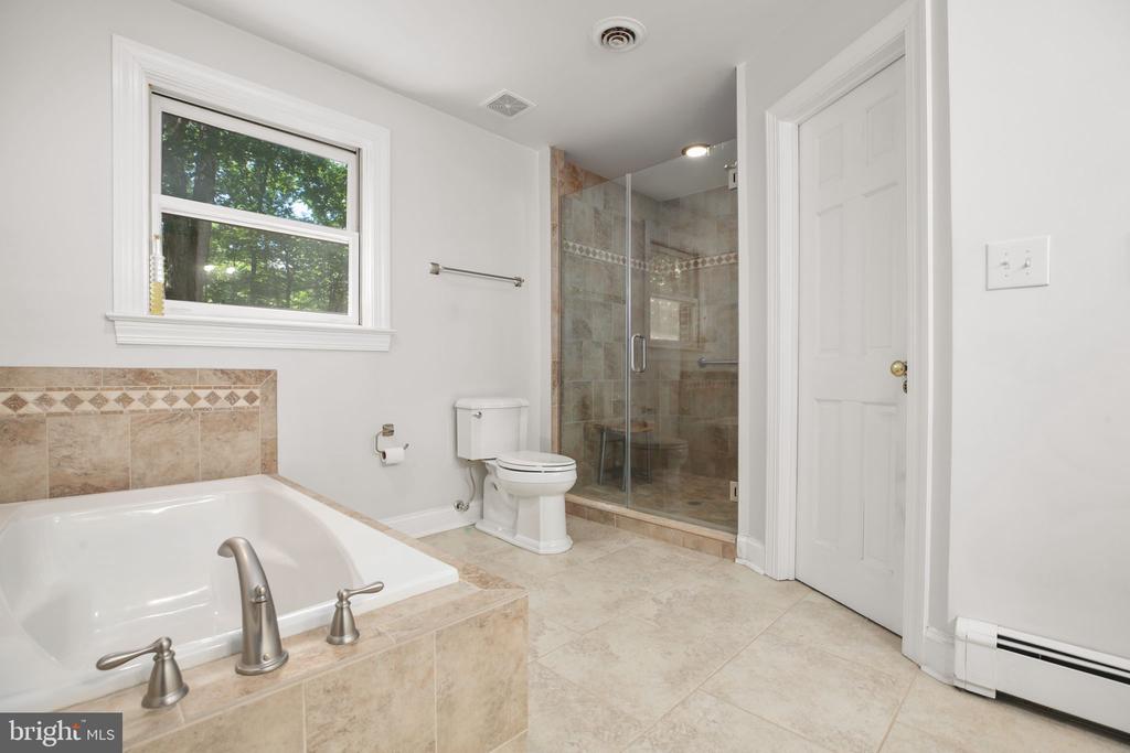 11 RIVER OAK PLACE