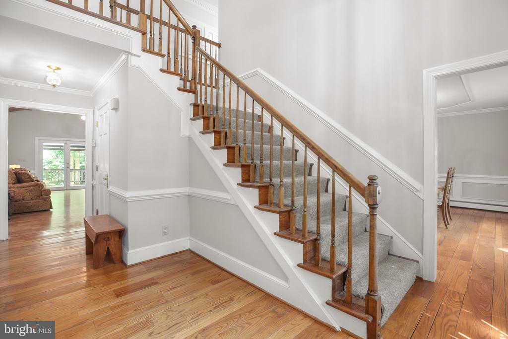 11 RIVER OAK PLACE