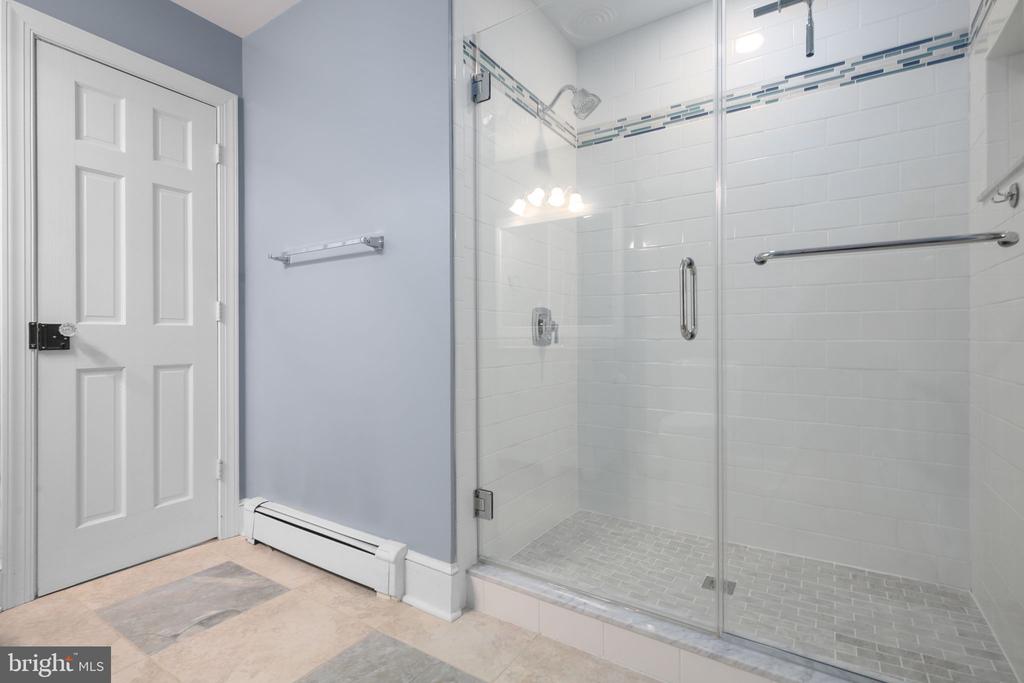 11 RIVER OAK PLACE