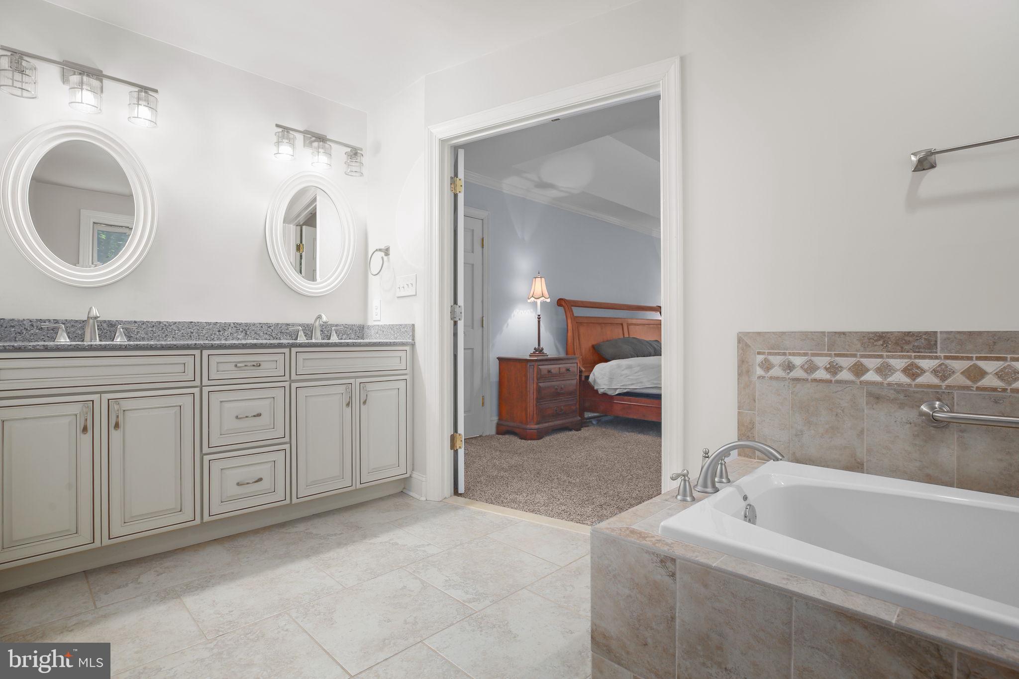 11 RIVER OAK PLACE
