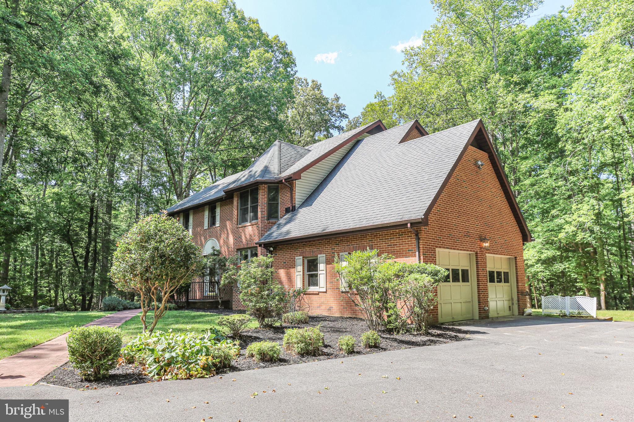11 RIVER OAK PLACE