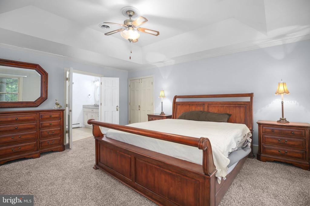 11 RIVER OAK PLACE