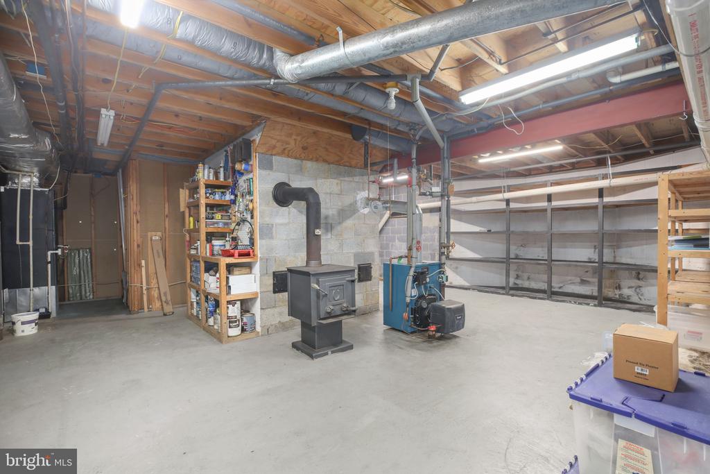 11 RIVER OAK PLACE