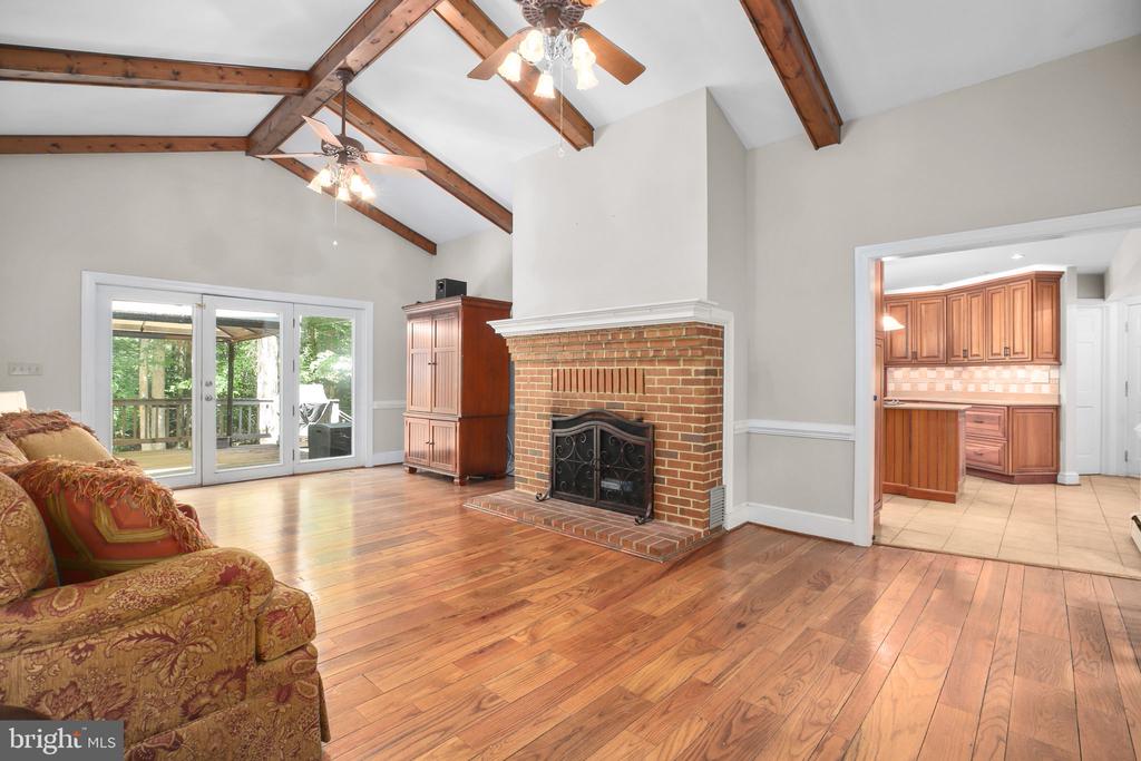 11 RIVER OAK PLACE