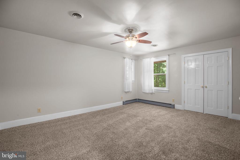 11 RIVER OAK PLACE