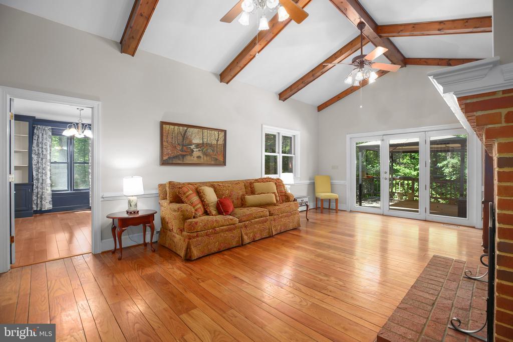 11 RIVER OAK PLACE