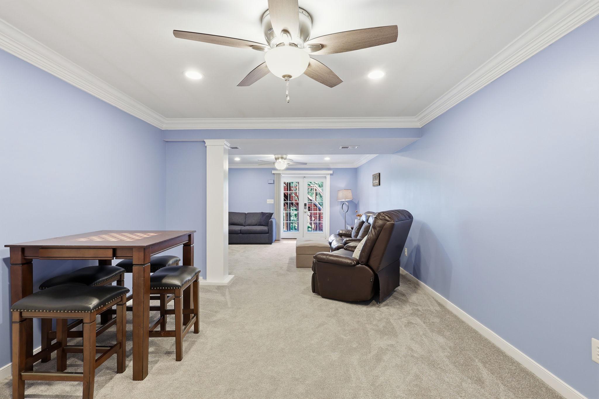 7116 CROWN JEWELS COURT