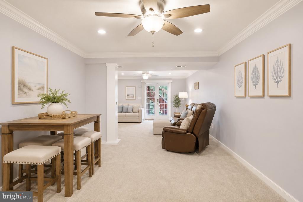 7116 CROWN JEWELS COURT