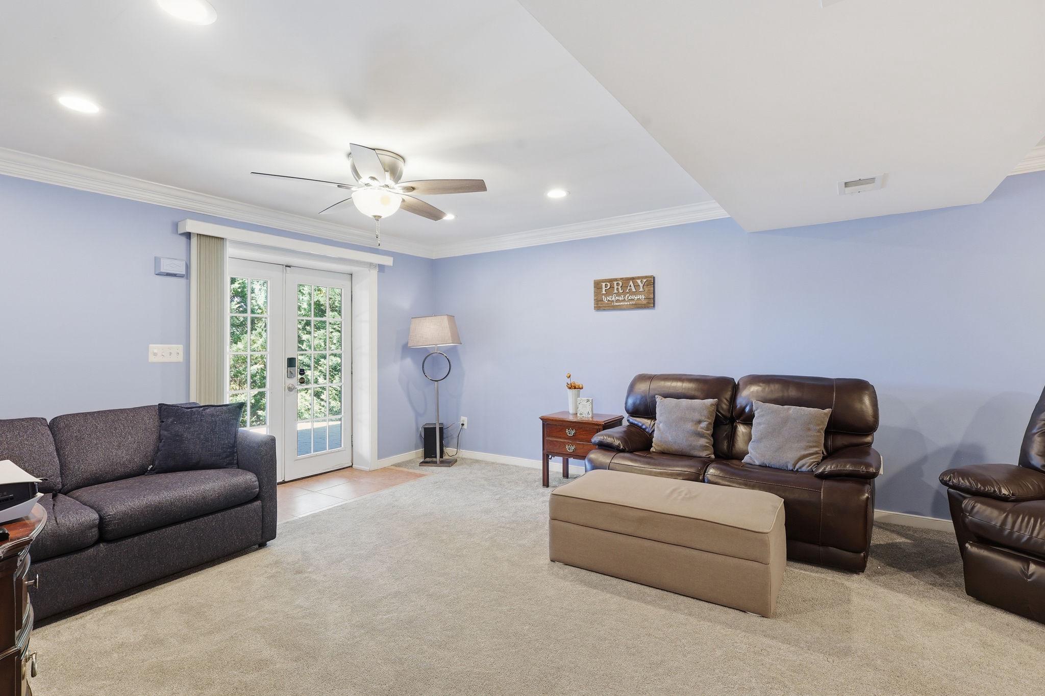 7116 CROWN JEWELS COURT