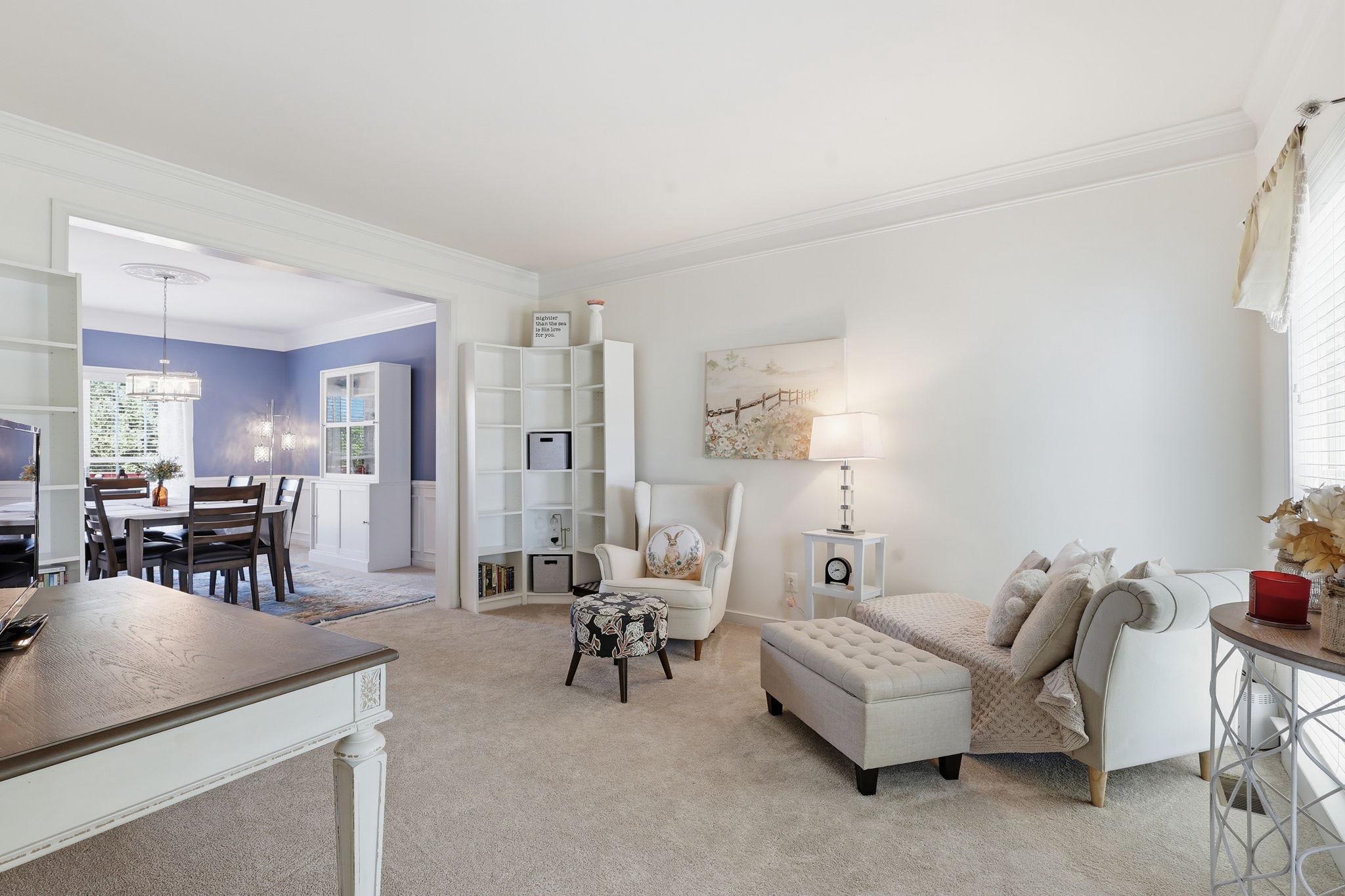 7116 CROWN JEWELS COURT