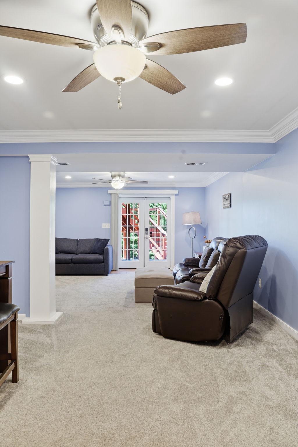 7116 CROWN JEWELS COURT