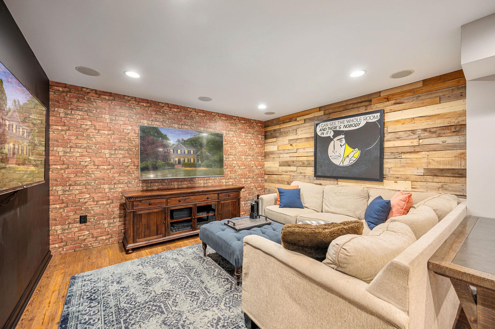 11203 LYNETTE COURT