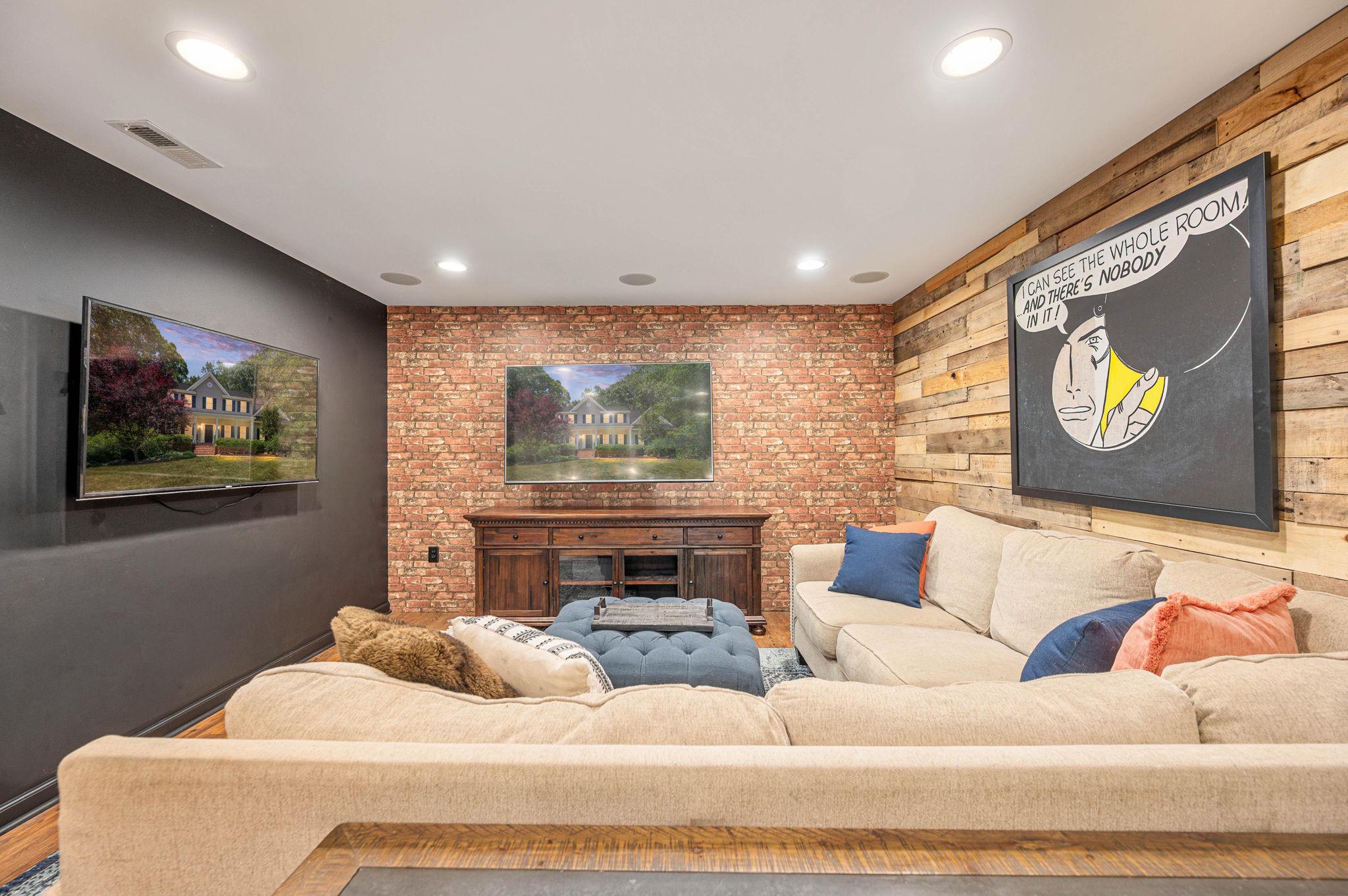 11203 LYNETTE COURT
