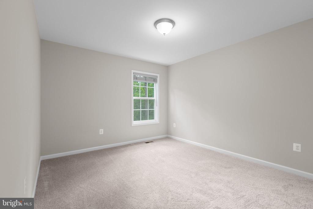 9632 HILLCREST DRIVE