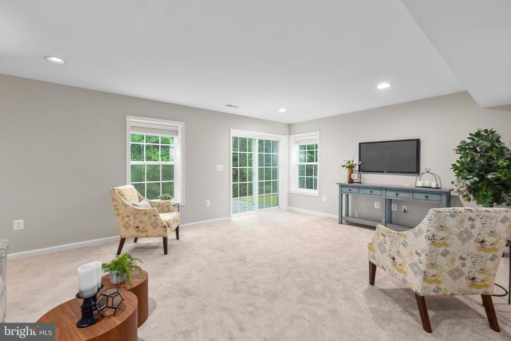9632 HILLCREST DRIVE