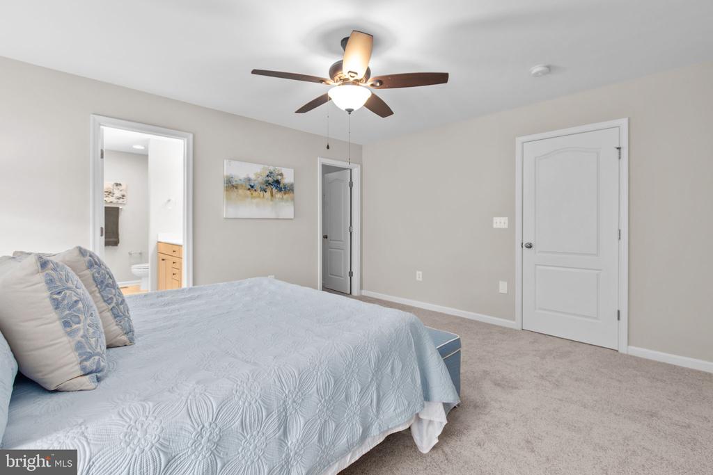 9632 HILLCREST DRIVE
