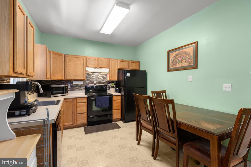 11012 COREYS WAY