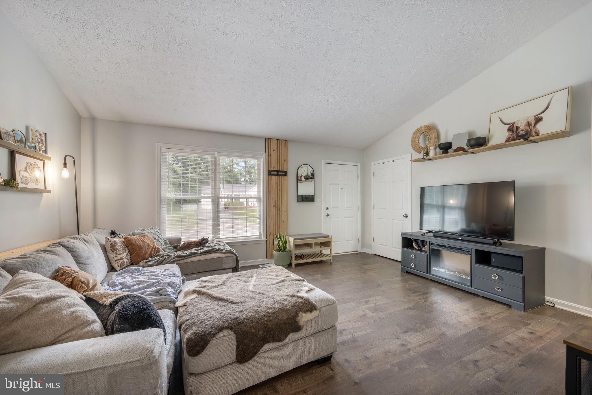 10322 WISTERIA DRIVE