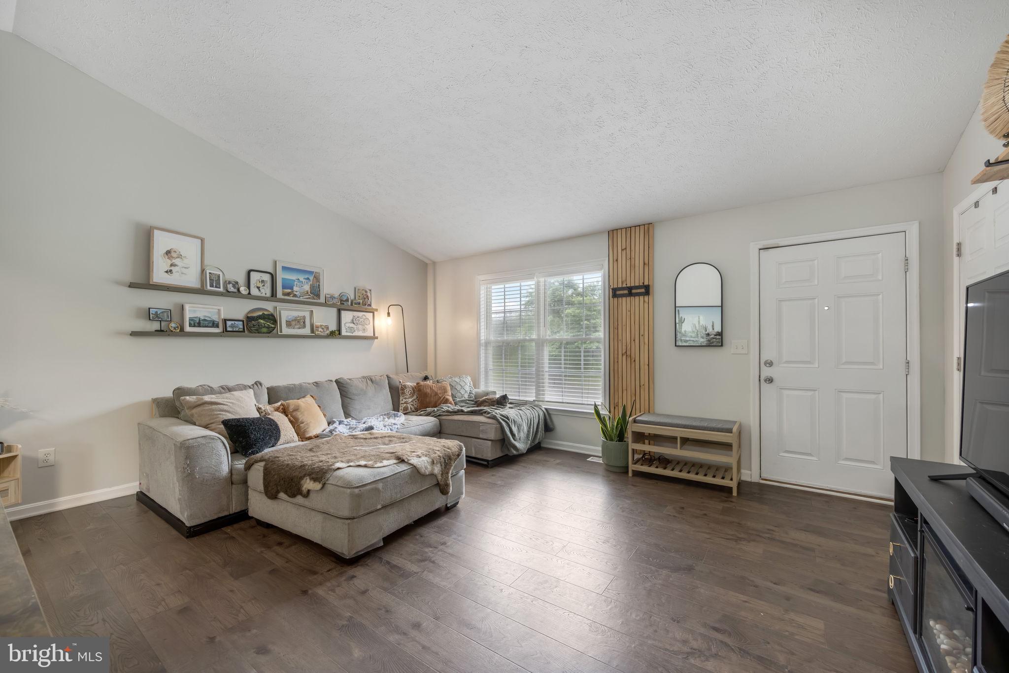 10322 WISTERIA DRIVE