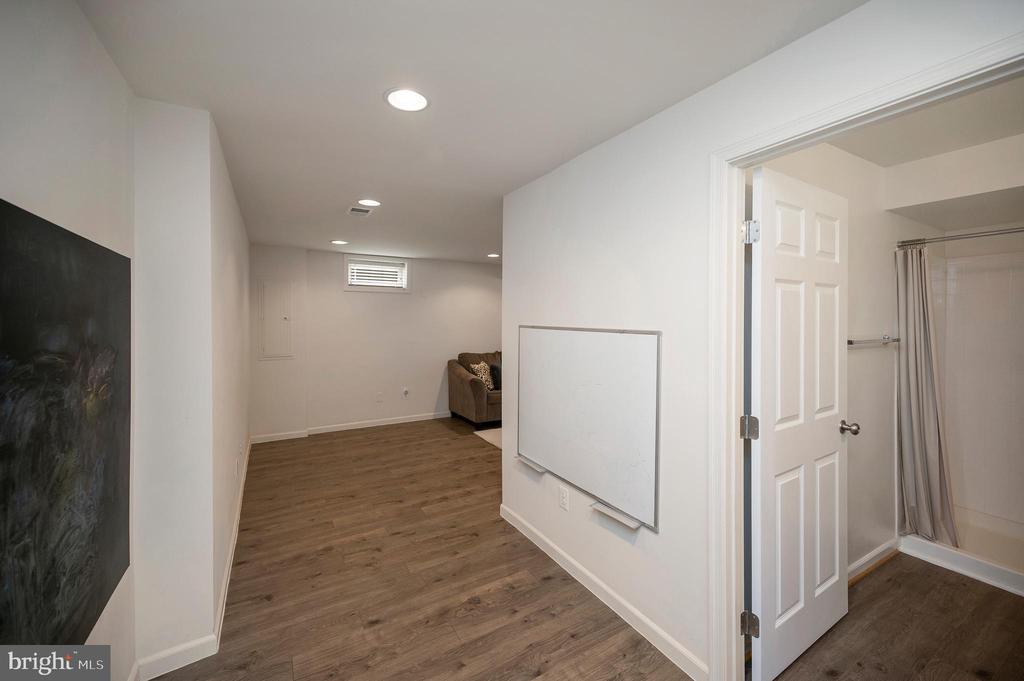 9202 MAPLE VALLEY DRIVE