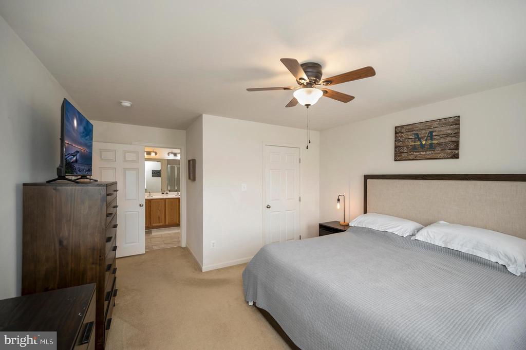 9202 MAPLE VALLEY DRIVE