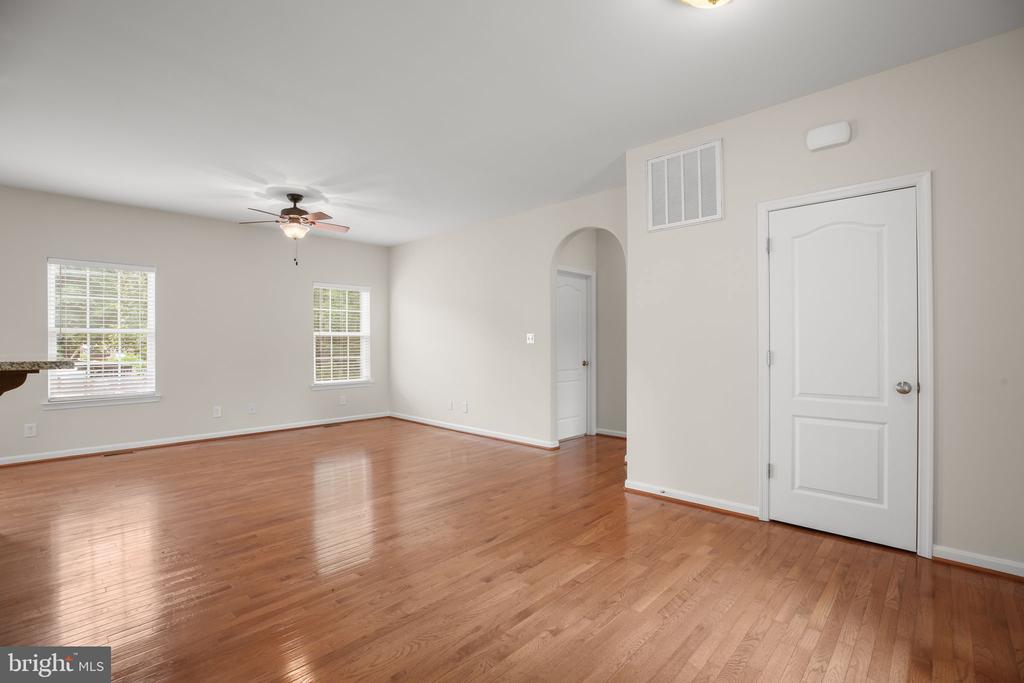 10509 WOODLAND DRIVE