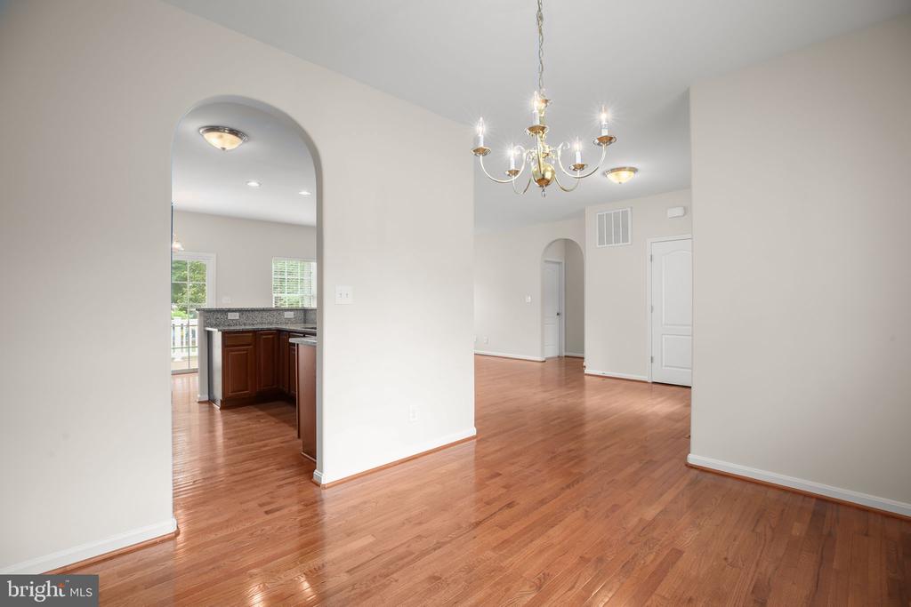 10509 WOODLAND DRIVE