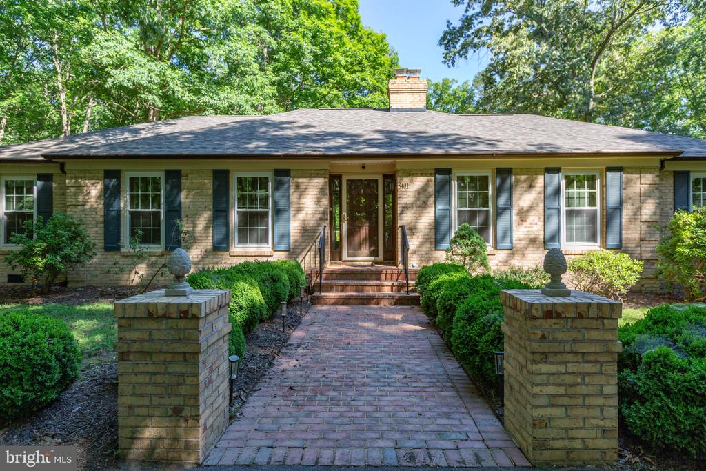 8401 GREY GHOST LANE