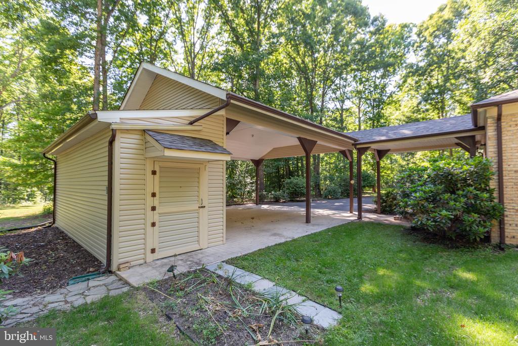 8401 GREY GHOST LANE