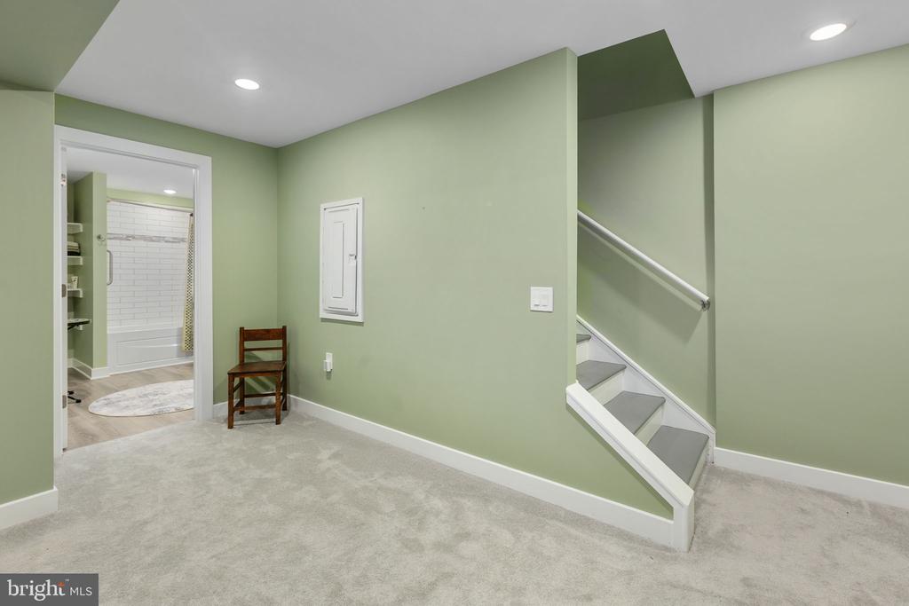 7412 BRENTFORD TERRACE