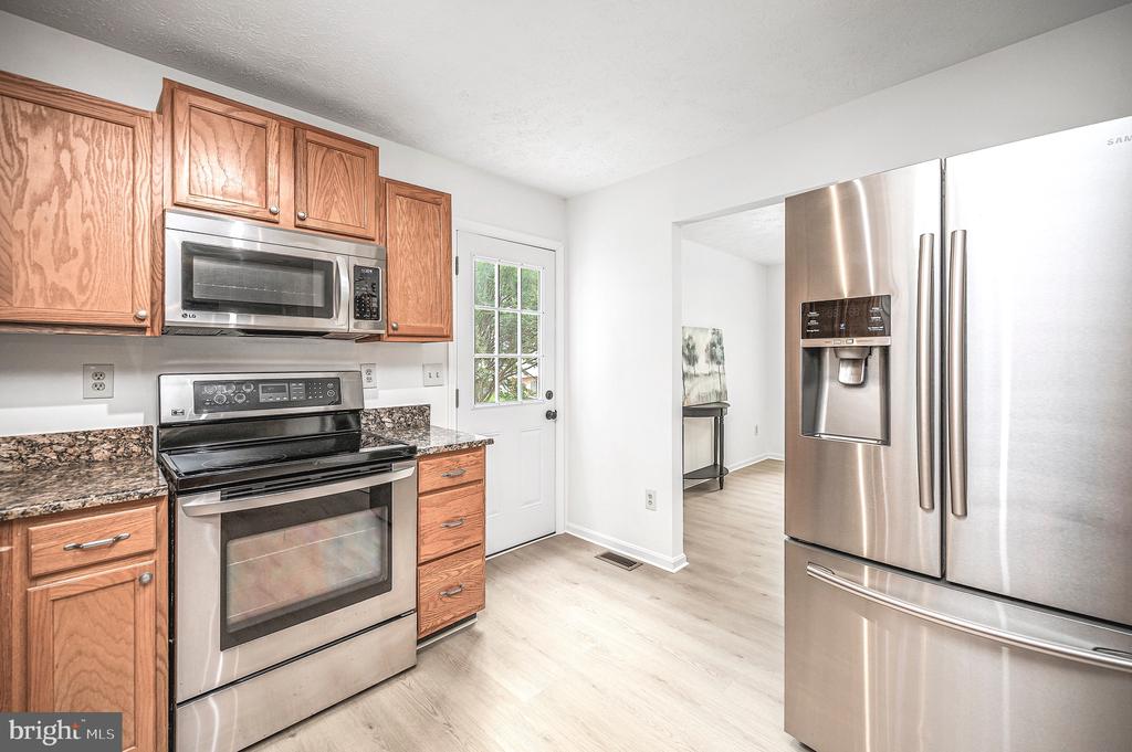 7301 SUNSET RIDGE COURT