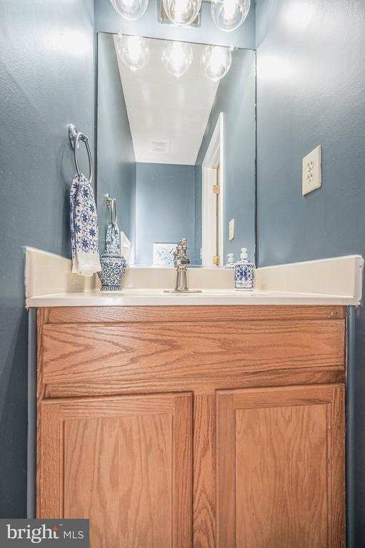 7301 SUNSET RIDGE COURT