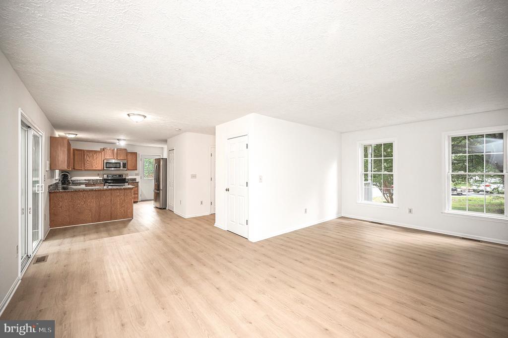 7301 SUNSET RIDGE COURT