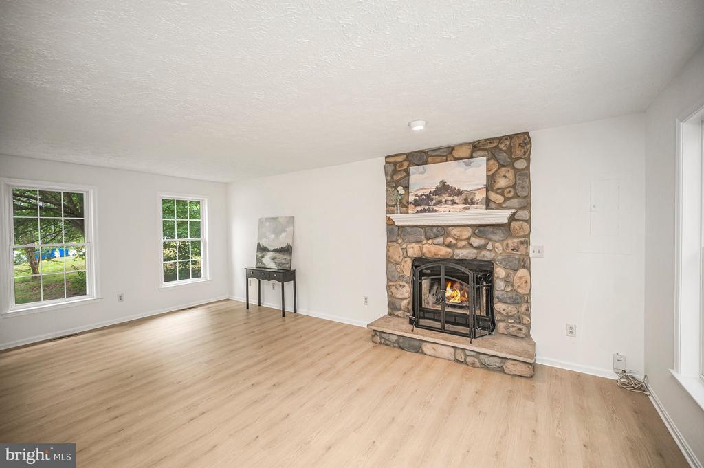 7301 SUNSET RIDGE COURT