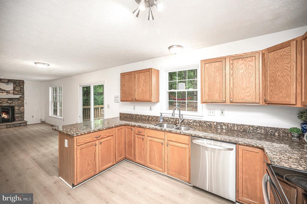 7301 SUNSET RIDGE COURT