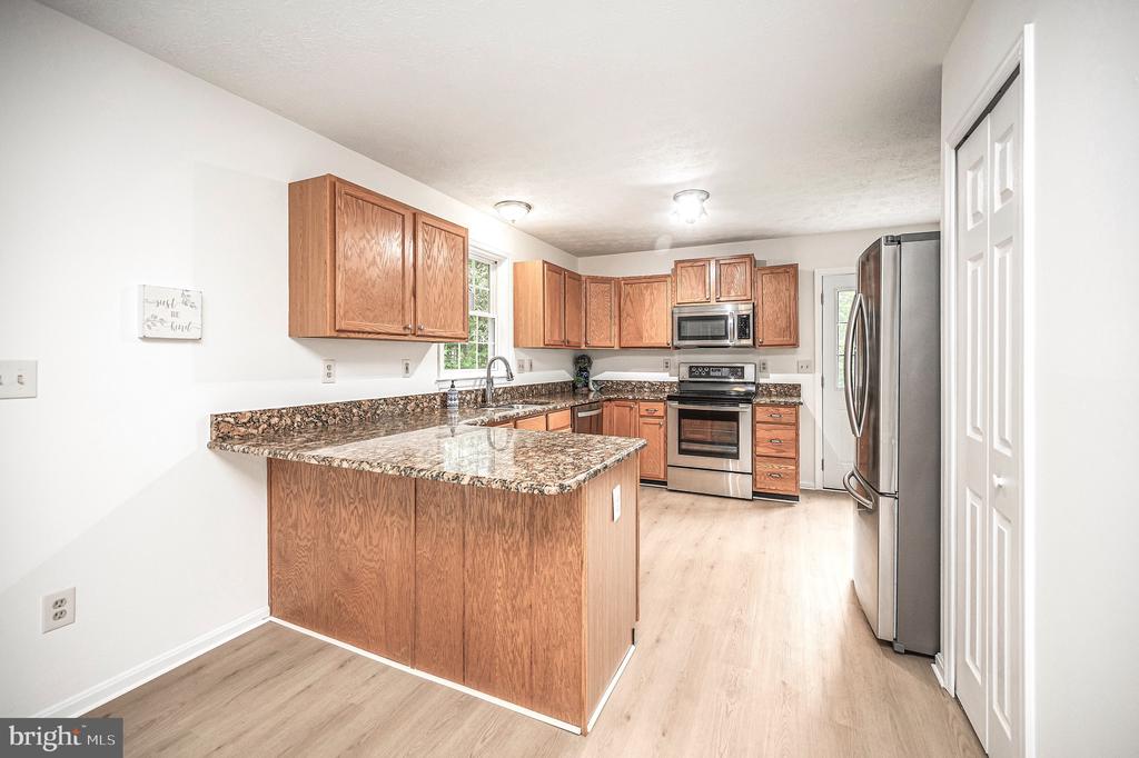 7301 SUNSET RIDGE COURT