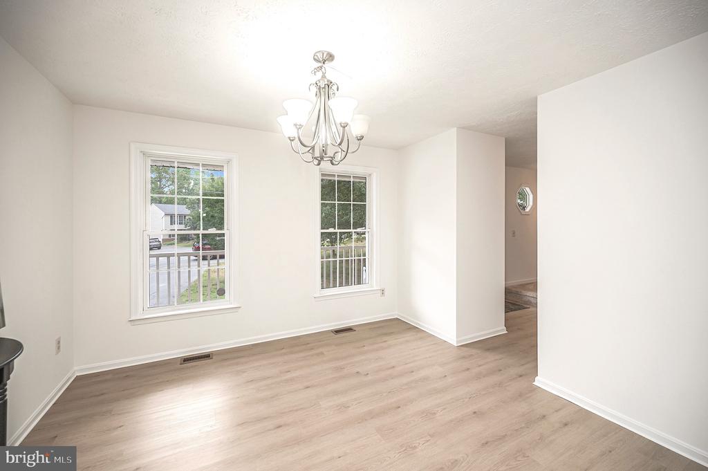 7301 SUNSET RIDGE COURT
