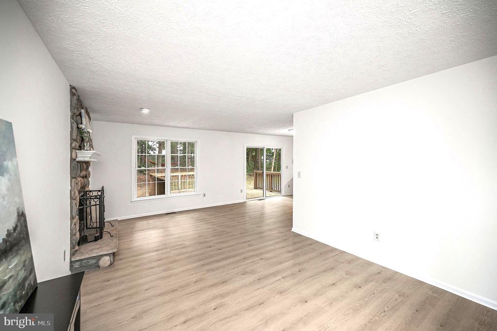 7301 SUNSET RIDGE COURT
