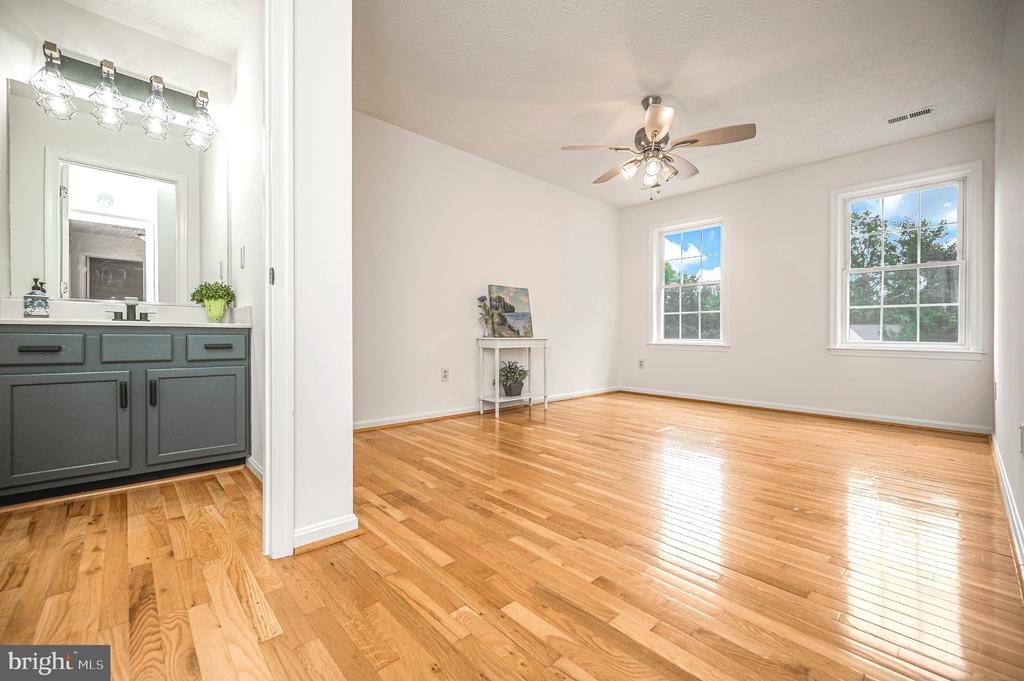7301 SUNSET RIDGE COURT